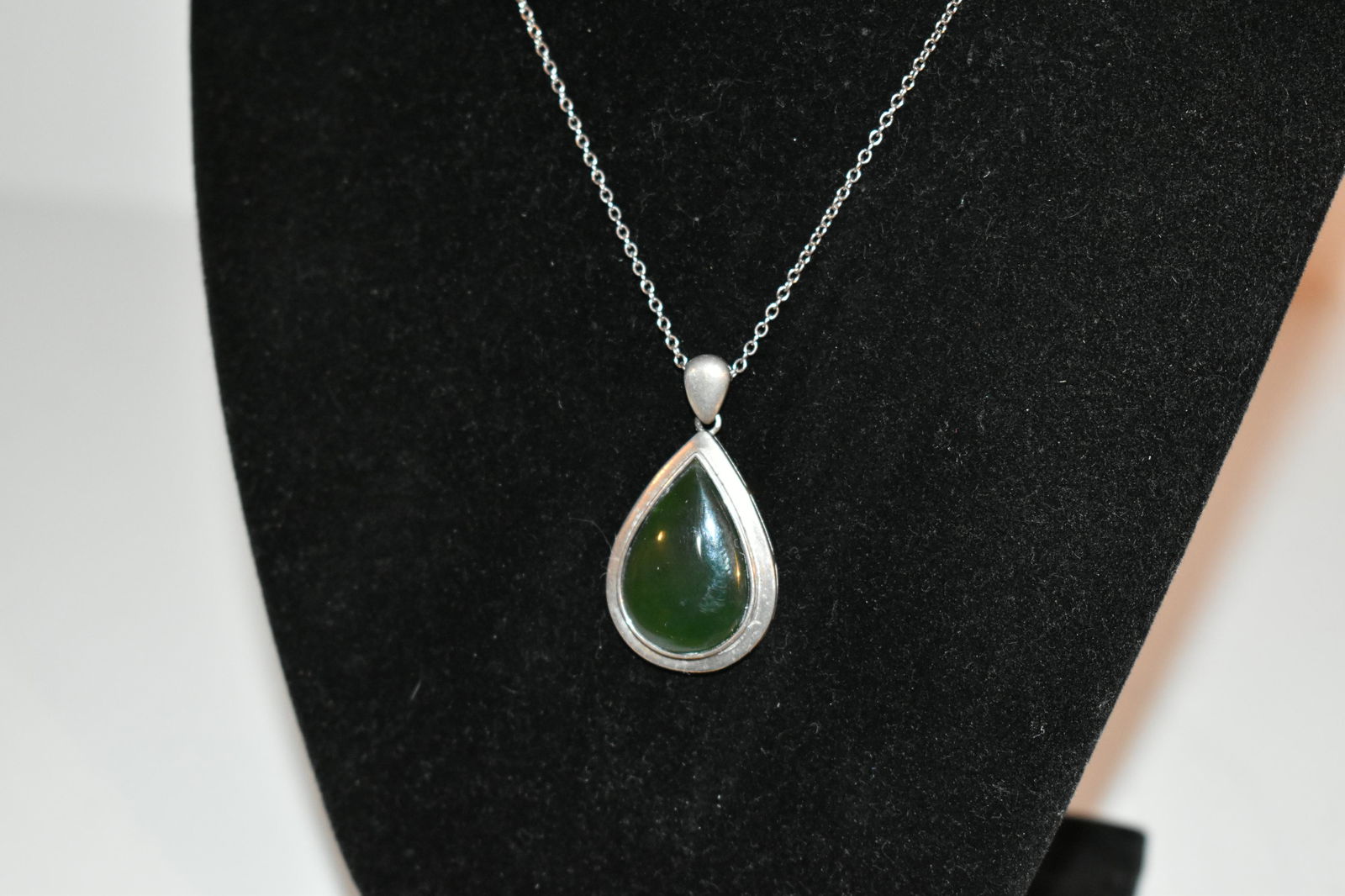STG 925 Sterling Silver Green Jade Pendant Chain Necklace 16" (1 of 4)