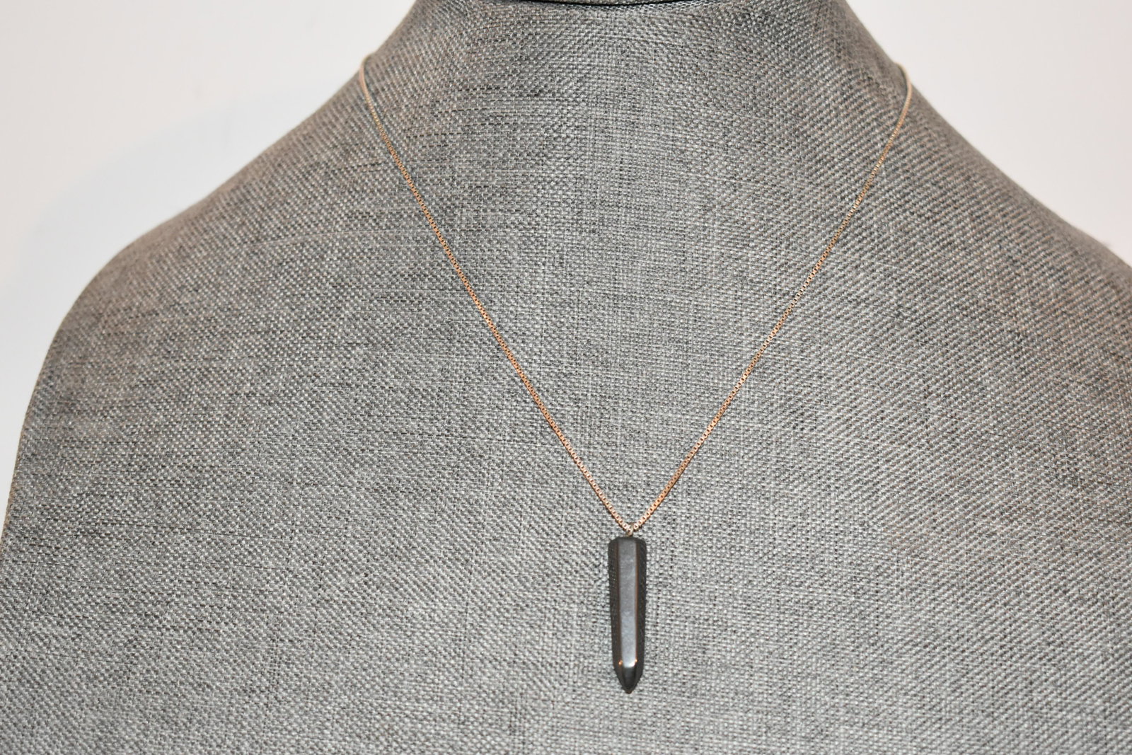 Vintage sterling silver spinel chain pendant 18": Vintage sterling silver spinel chain pendant 18" Please view all photos as they are part of the description and condition of this Item, Feel free to contact me with questions or picture requests! Used