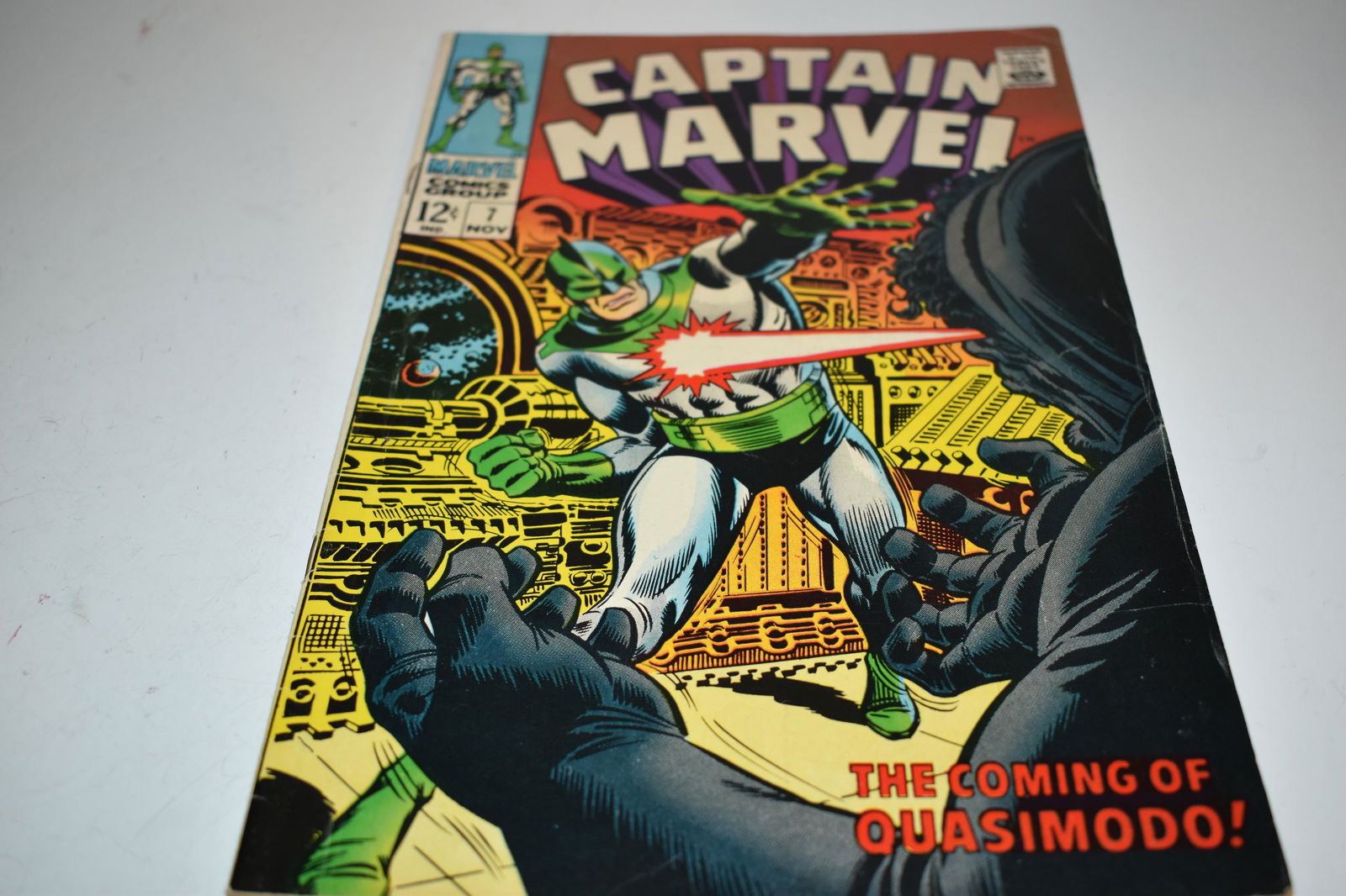 Vintage Comic Book # 7 captain marvel (1 of 3)