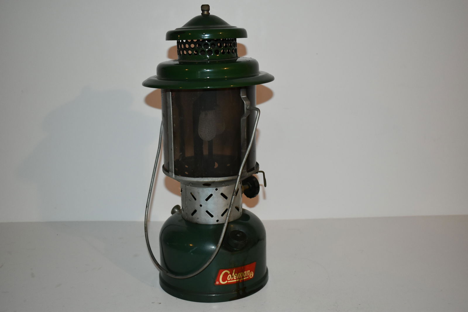 vintage Coleman Lantern Green Model 220E 6-62 (1 of 6)