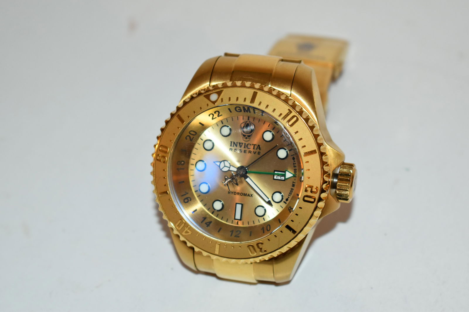 Invicta Mens RESERVE Hydromax Gold Dial Gold Plated Watch Works Nice!!!: Invicta Mens RESERVE Hydromax Gold Dial Gold Plated Watch Works Nice!!! Please view all photos as they are part of the description and condition of this Item, Feel free to contact me with questions or