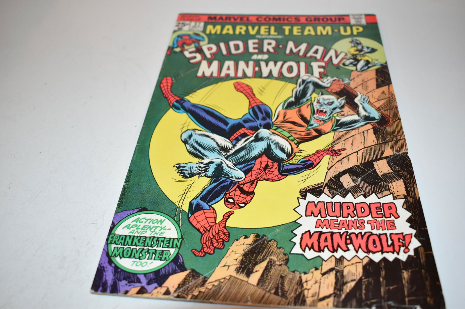 Marvel Comics Team Up Spiderman Man Wolf Volume 1 Number 37 September 1975 (1 of 3)
