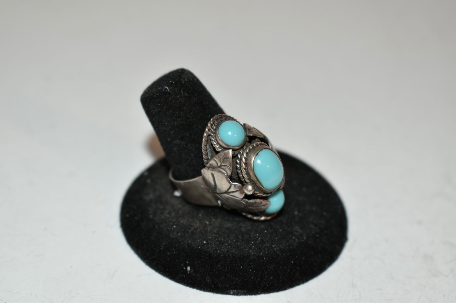 Vintage Sterling Silver Three-Stone Turquoise Ring size 9 (1 of 5)