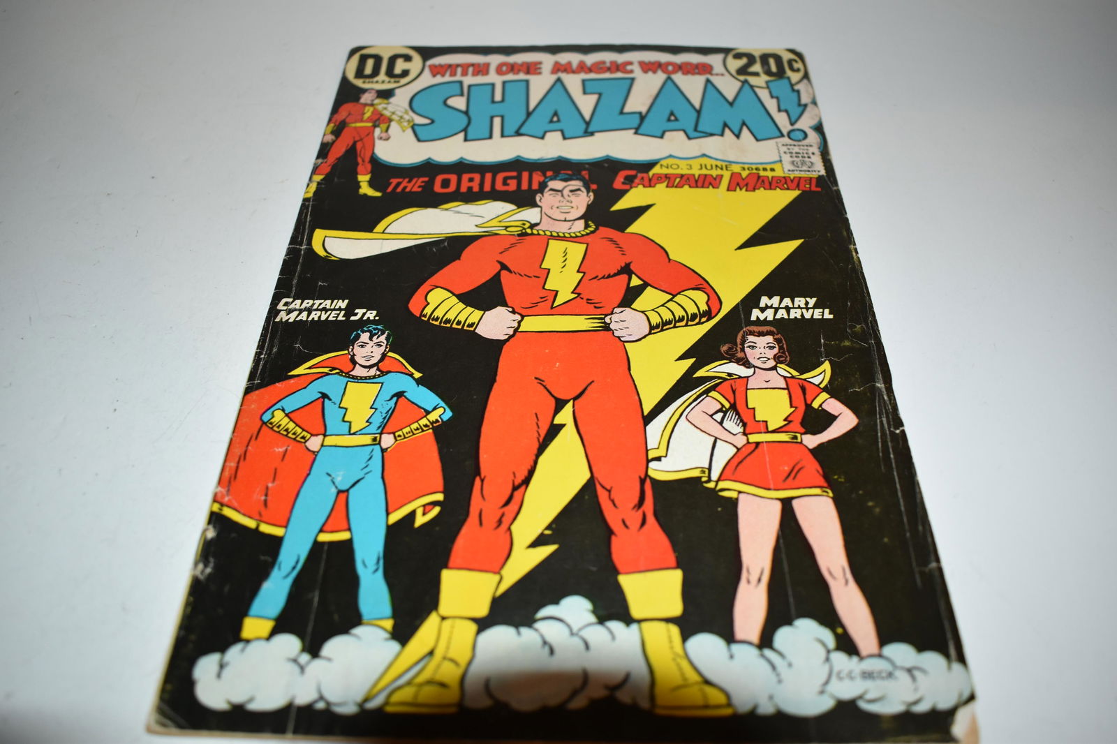 Vintage Comic Book SHAZAM # 2 (1 of 3)