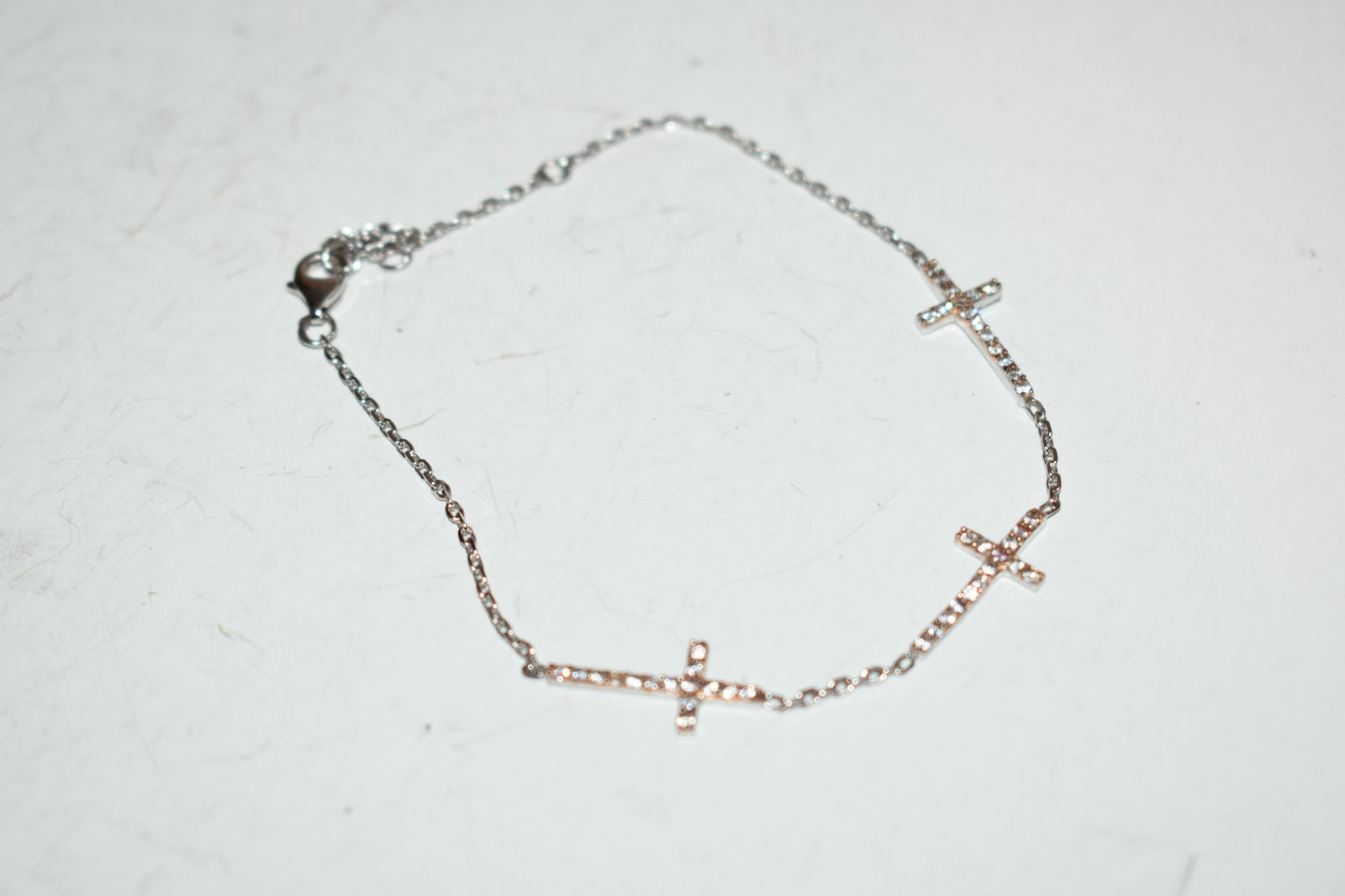 Vintage Sterling Silver vermeil cross Bracelet 7.5": Vintage Sterling Silver vermeil cross Bracelet 7.5" missing one stone Please view all photos as they are part of the description and condition of this Item, Feel free to contact me with questions or p