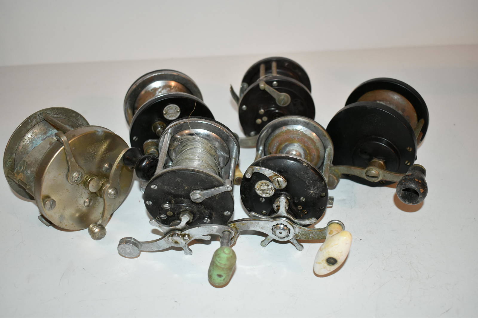 Vintage Lot Of 6 Fishing Reels Auction