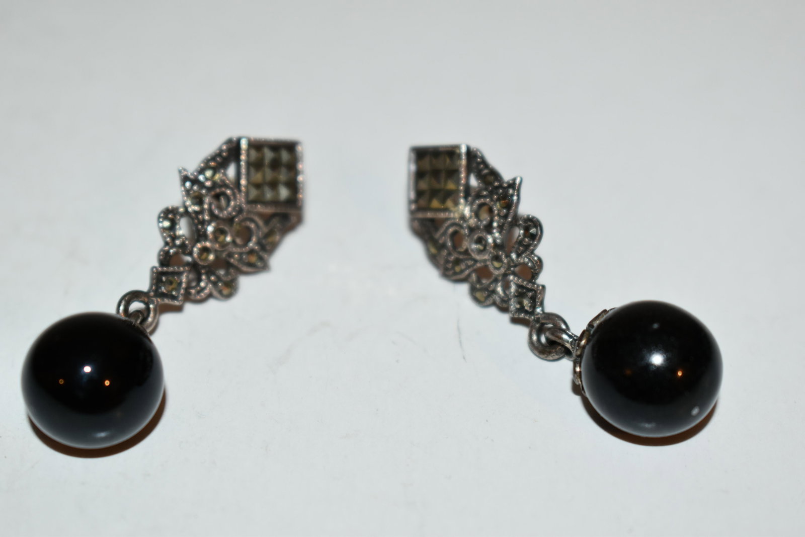 Vintage sterling Silver marcasite onyx Earrings: Vintage sterling Silver marcasite onyx Earrings Please view all photos as they are part of the description and condition of this Item, Feel free to contact me with questions or picture requests! Used 