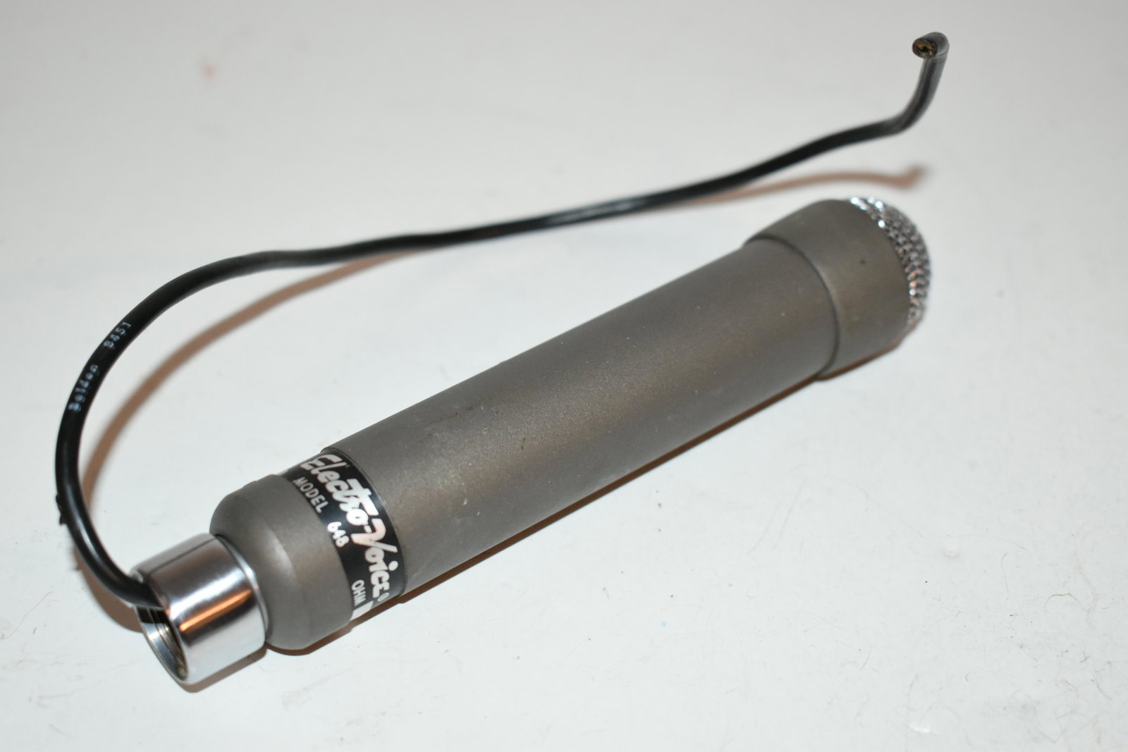 Vintage ELECTRO VOICE model 648 Dynamic Microphone Works: Vintage ELECTRO VOICE model 648 Dynamic Microphone Works Please view all photos as they are part of the description and condition of this Item, Feel free to contact me with questions or picture reques