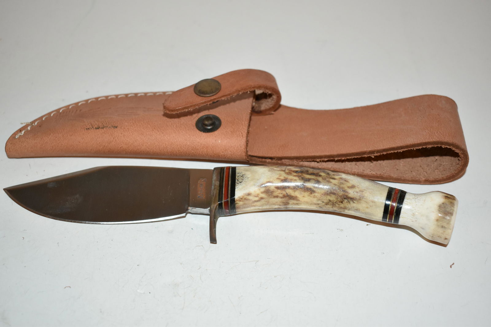 Vintage Marbles Stag Hunting Knife: Vintage Marbles Stag Hunting Knife Please view all photos as they are part of the description and condition of this Item, Feel free to contact me with questions or picture requests! Used Item AS IS