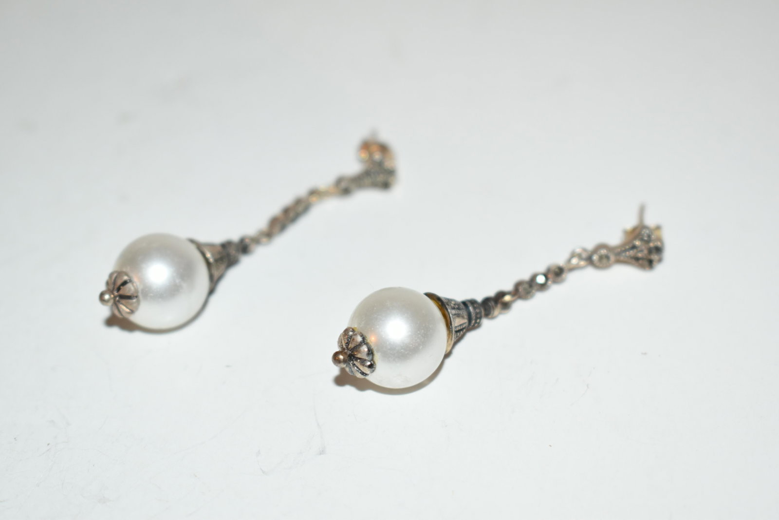 Vintage Sterling silver marcasite Earrings: Vintage Sterling silver marcasite Earrings Please view all photos as they are part of the description and condition of this Item, Feel free to contact me with questions or picture requests! Used Item 