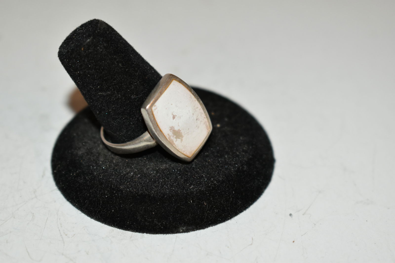 Vintage sterling silver mother of pearl Ring sz 10 (1 of 4)