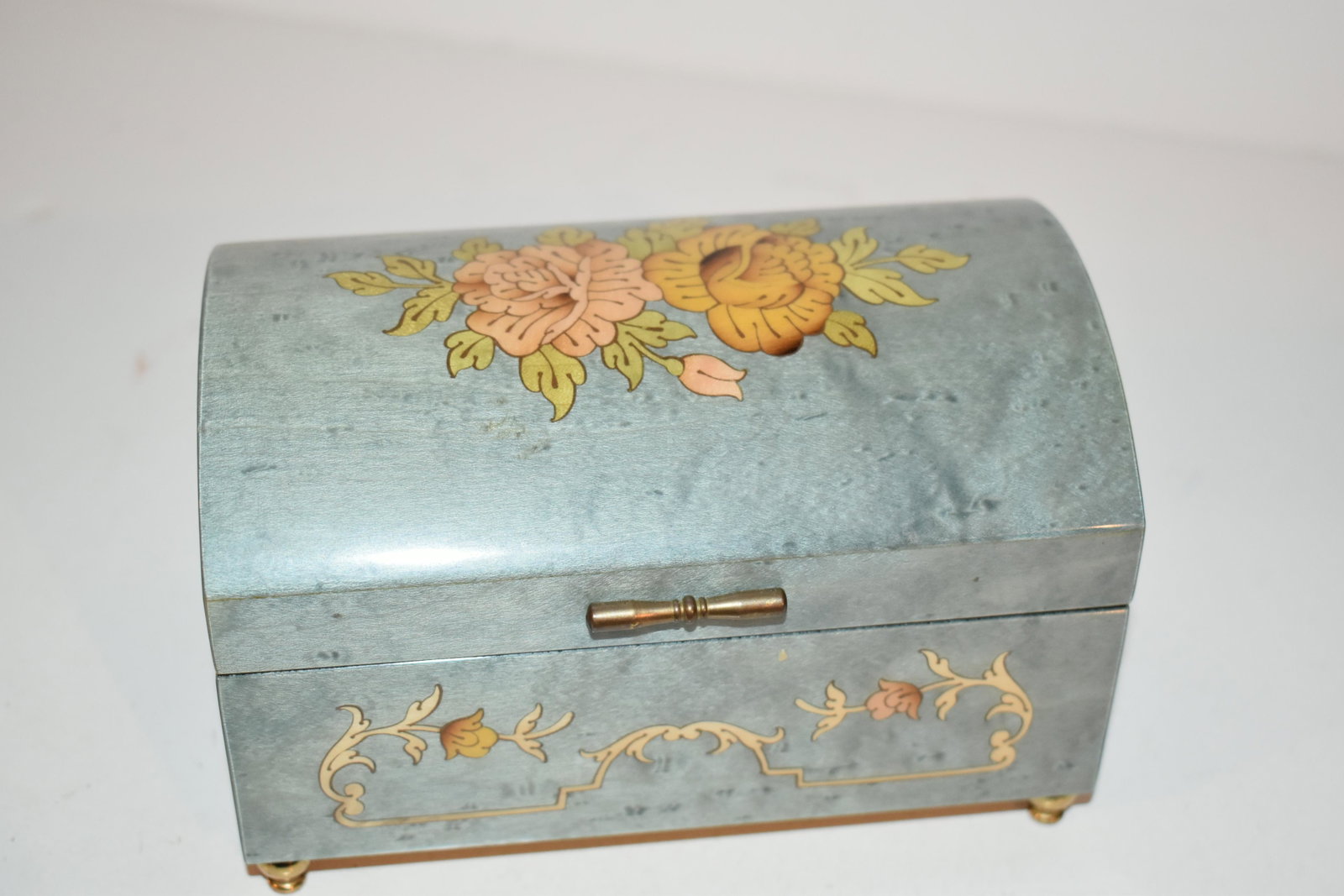 Reuge Green Music Box Inlaid Wood Floral Italy 6 x 3 x 4 works great: Reuge Green Music Box Inlaid Wood Floral Italy 6 x 3 x 4 works great Please view all photos as they are part of the description and condition of this Item, Feel free to contact me with questions or pi