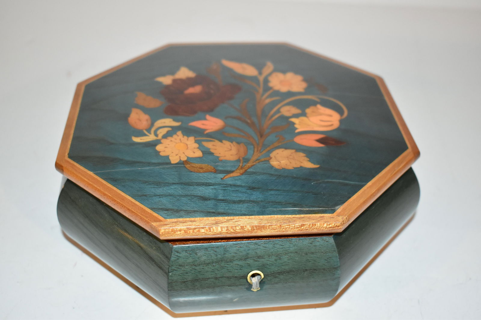 Vintage Gueissaz Jaccard Swiss Music Box with over 30 pairs of earrings Flower Pattern works has 2 (1 of 5)