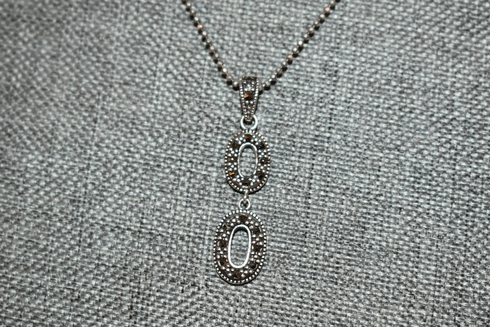 Vintage Sterling Silver marcasite pendant Necklace 17": Vintage Sterling Silver marcasite pendant Necklace 17" Please view all photos as they are part of the description and condition of this Item, Feel free to contact me with questions or picture requests
