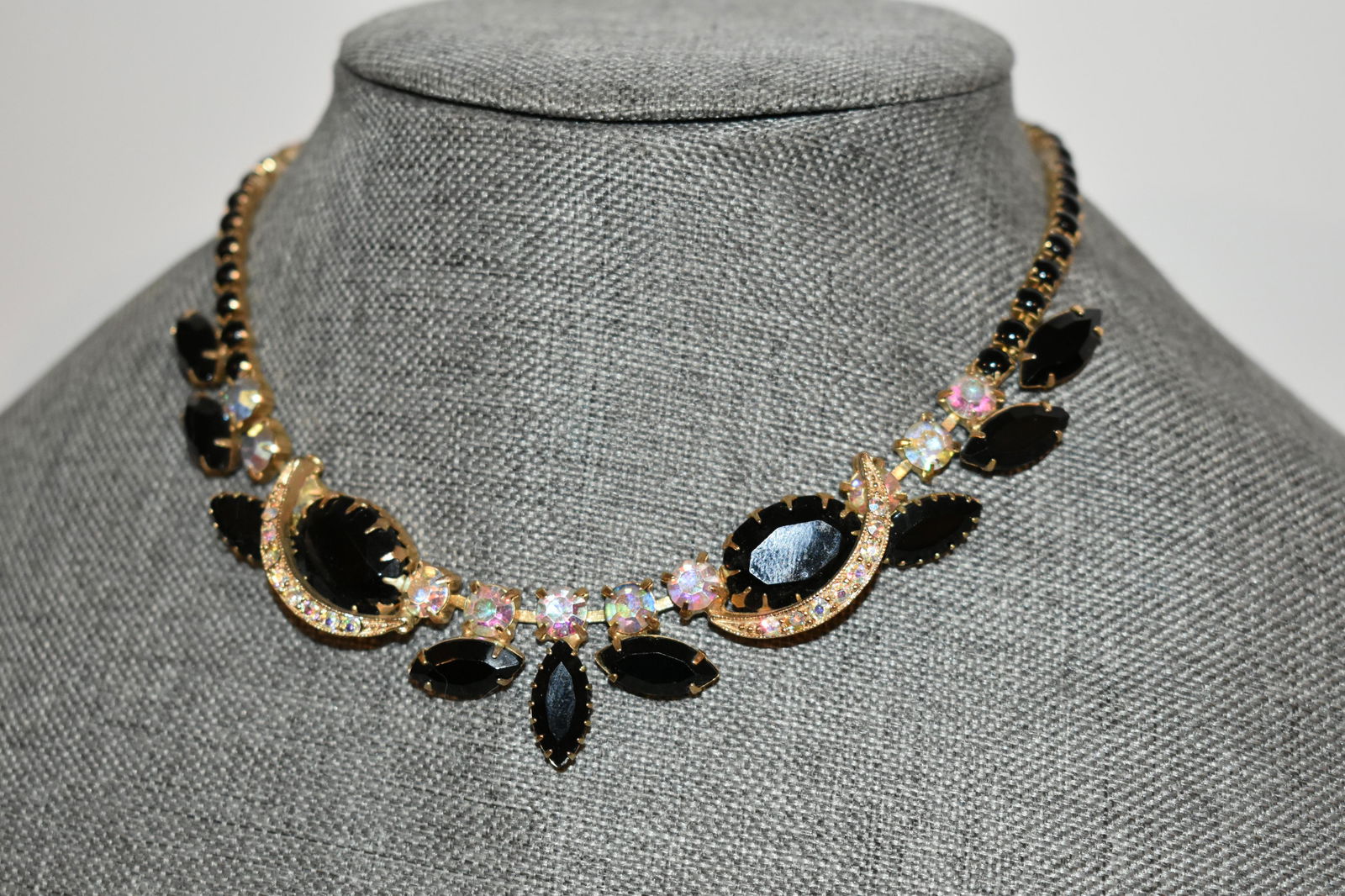 vintage Elegant rhinestone necklace (1 of 4)