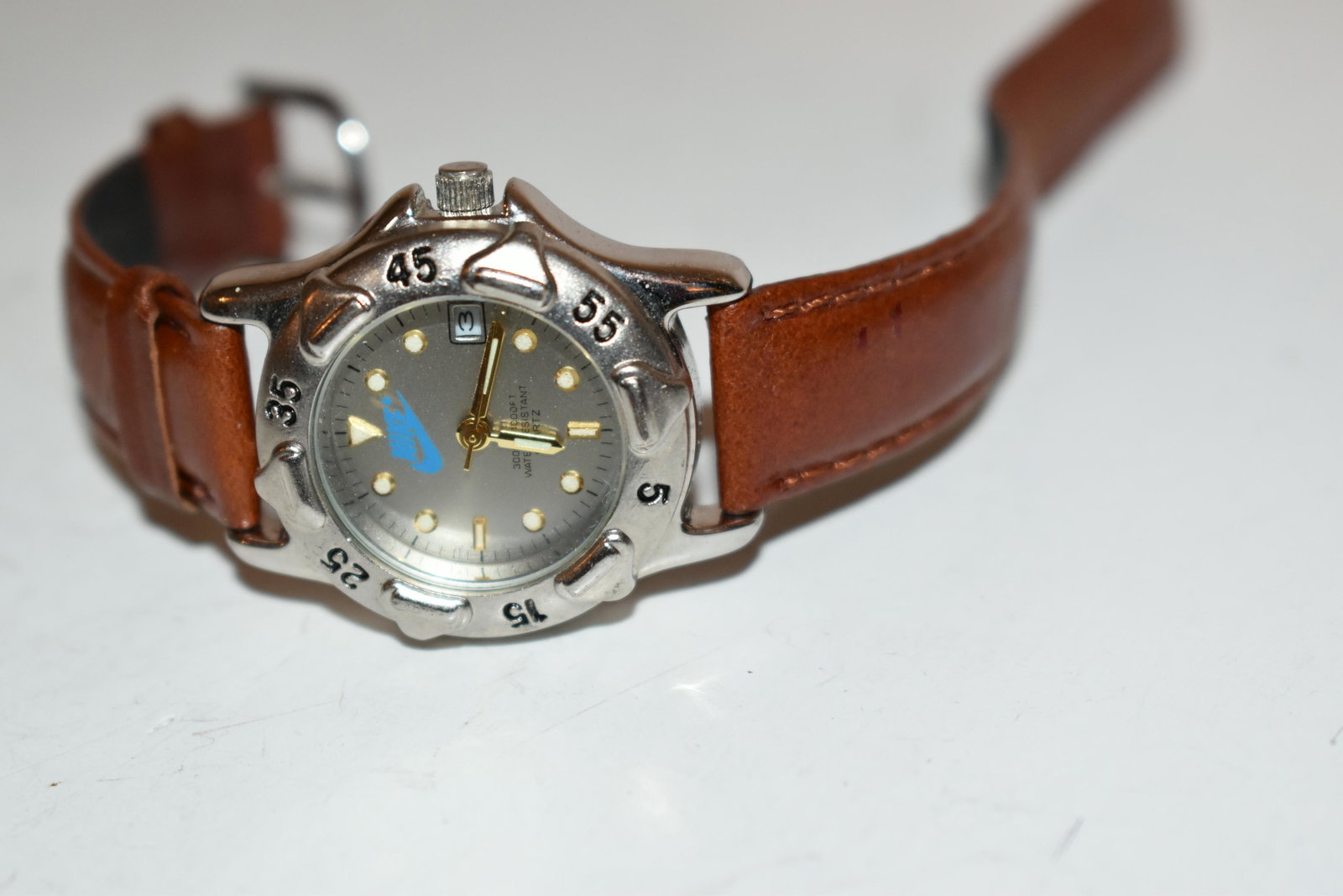 Vintage nike Watch works great: Vintage nike Watch works great Please view all photos as they are part of the description and condition of this Item, Feel free to contact me with questions or picture requests! Used Item AS IS