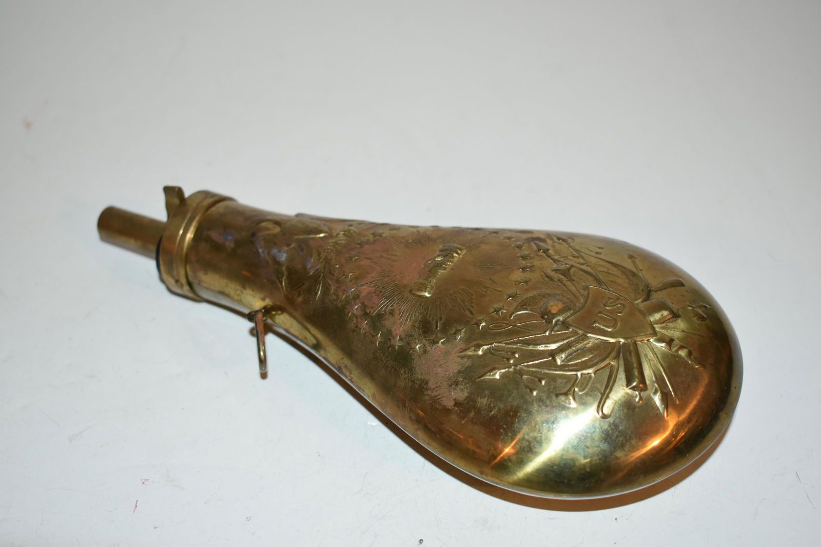 Vintage Gun Powder Flask. Replica Black Powder US Civil War Flask: Vintage Gun Powder Flask. Replica Black Powder US Civil War Flask Please view all photos as they are part of the description and condition of this Item, Feel free to contact me with questions or pictu