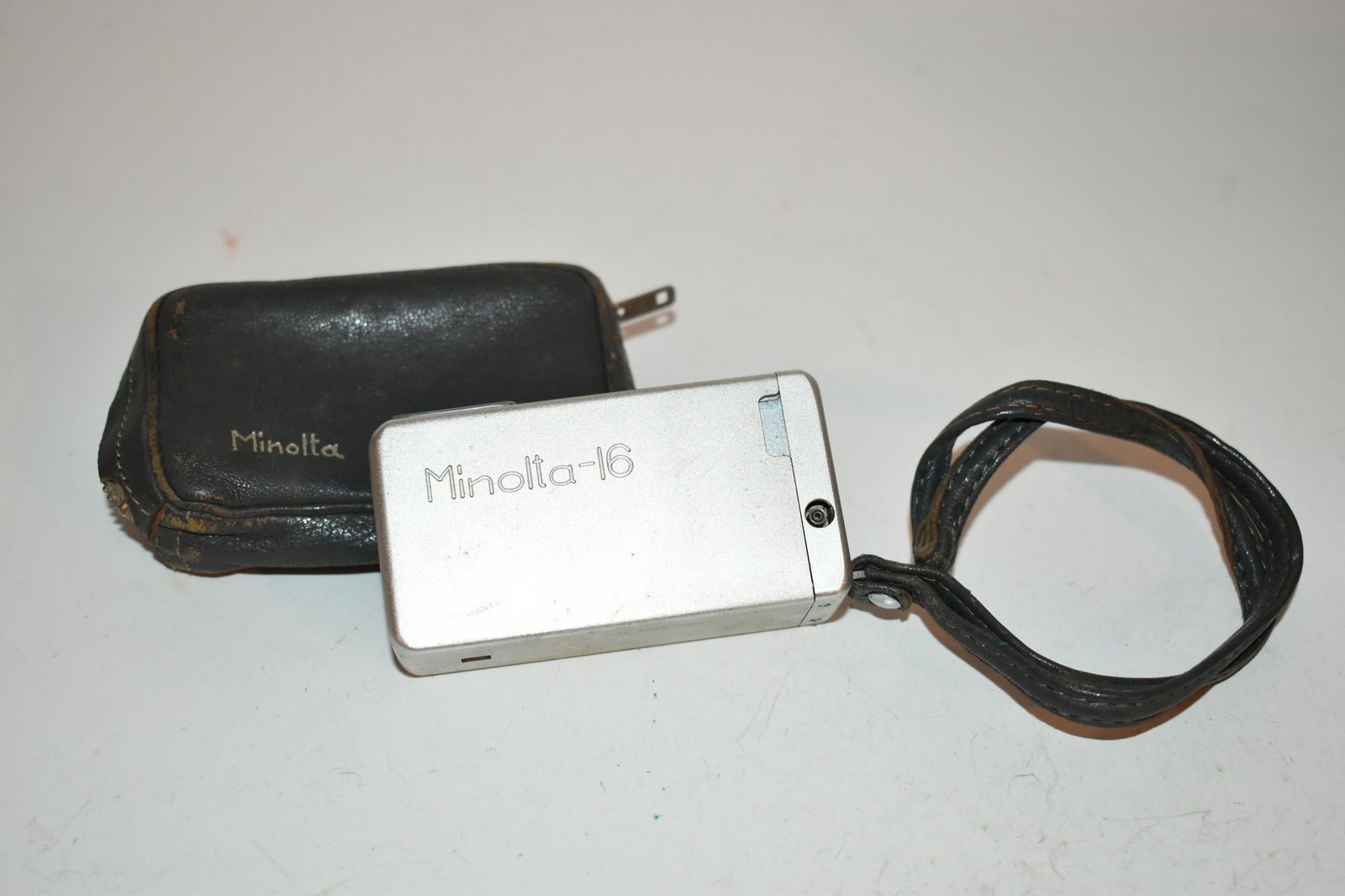 Vintage Japan Minolta - 16 Miniature Spy Camera with Leather Case works (1 of 4)