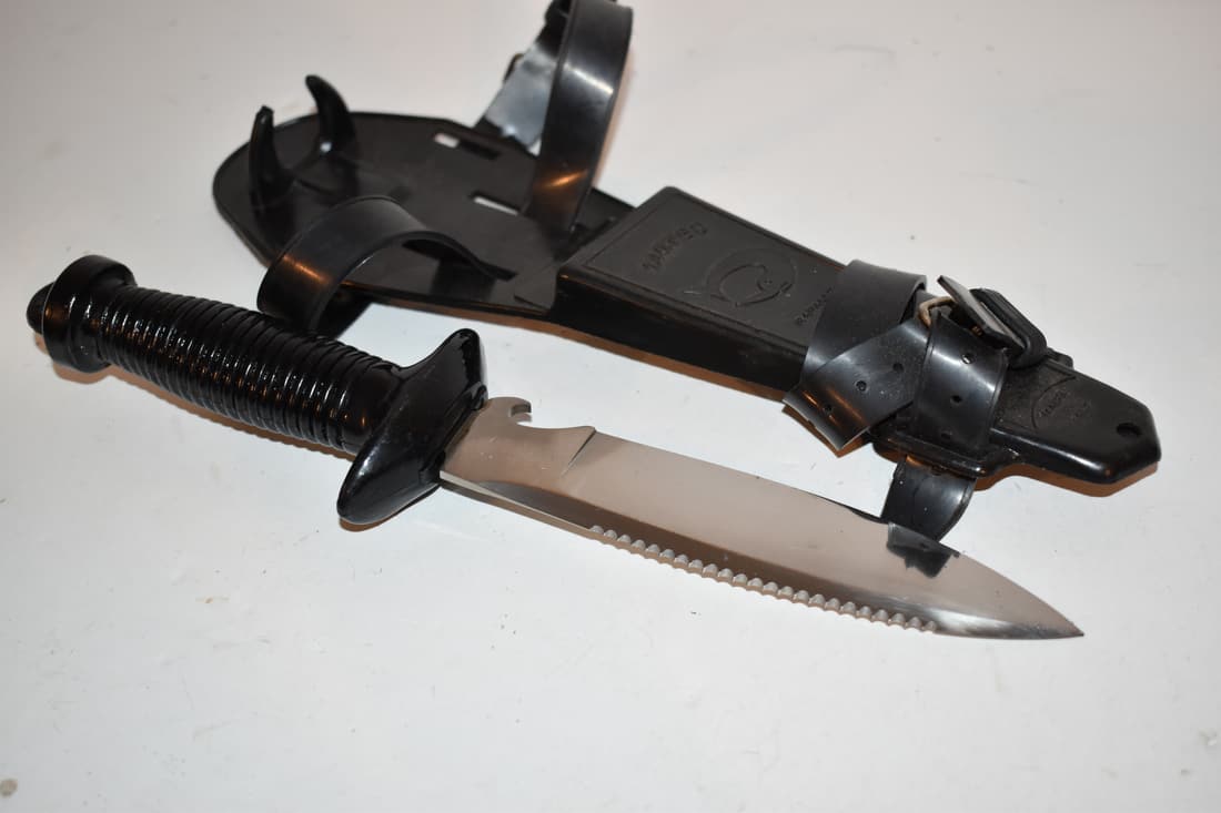 Vintage Scuba Diver Dive Knife Leg Sheath Holder mares (1 of 3)