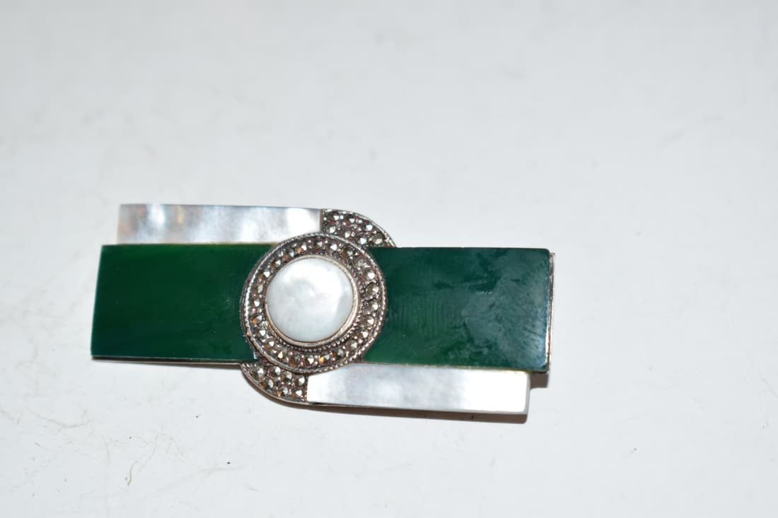 Vintage Sterling Silver green mother of pearl marcasite Brooch: Vintage Sterling Silver green mother of pearl marcasite Brooch Please view all photos as they are part of the description and condition of this Item, Feel free to contact me with questions or picture 