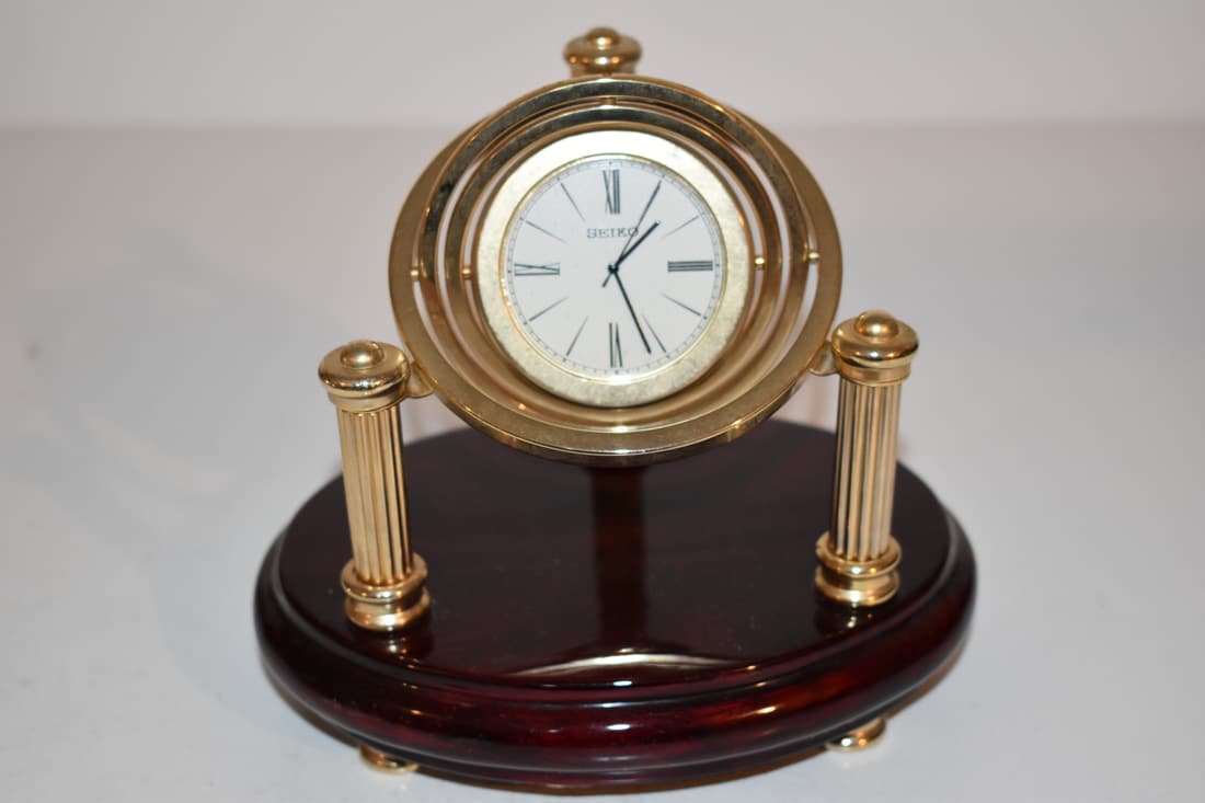 vintage seiko gold tone desk clock (1 of 6)