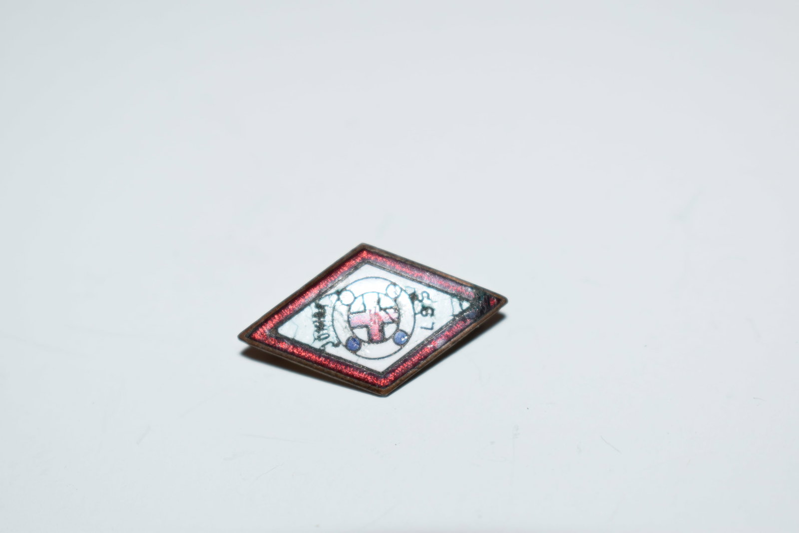 WW2 American Red Cross Pin Badge (1 of 4)