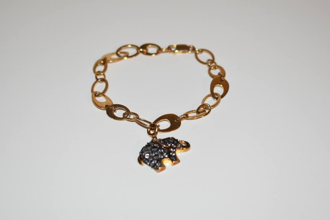 vintage sterling silver elephant bracelet 7": vintage sterling silver elephant bracelet 7" Please view all photos as they are part of the description and condition of this Item, Feel free to contact me with questions or picture requests! Used Ite