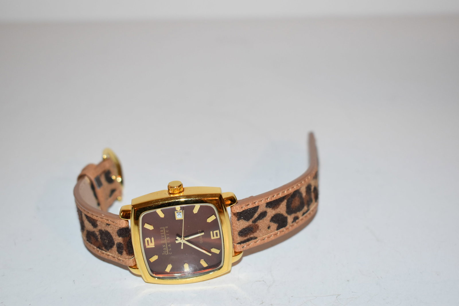 Joan Rivers Classics Collection Animal Print Leopard LEATHER Band works great: Joan Rivers Classics Collection Animal Print Leopard LEATHER Band works great Please view all photos as they are part of the description and condition of this Item, Feel free to contact me with questi