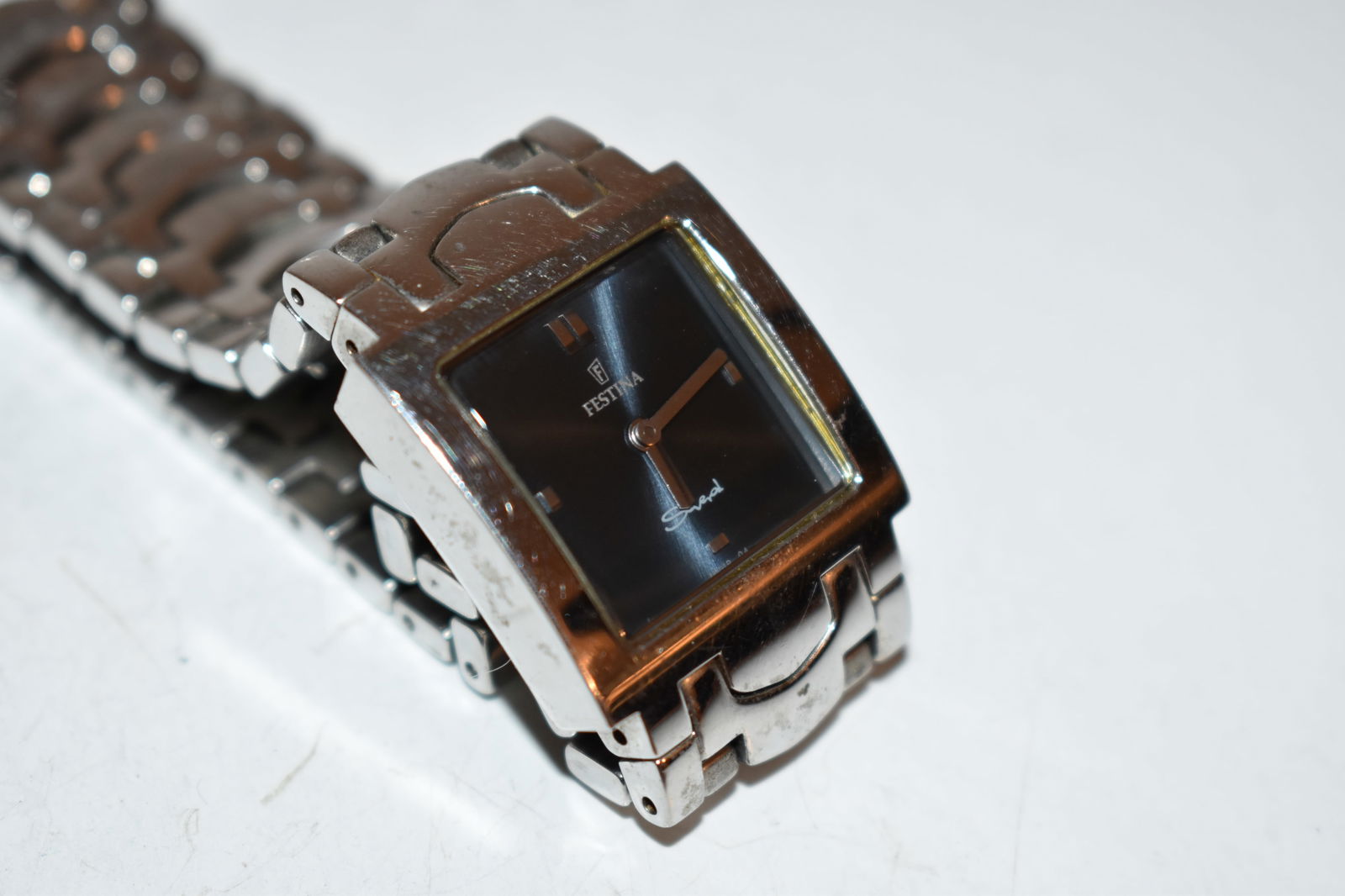 Festina Women's Silver Tone Dial Steel Bracelet Wristwatch works (1 of 5)