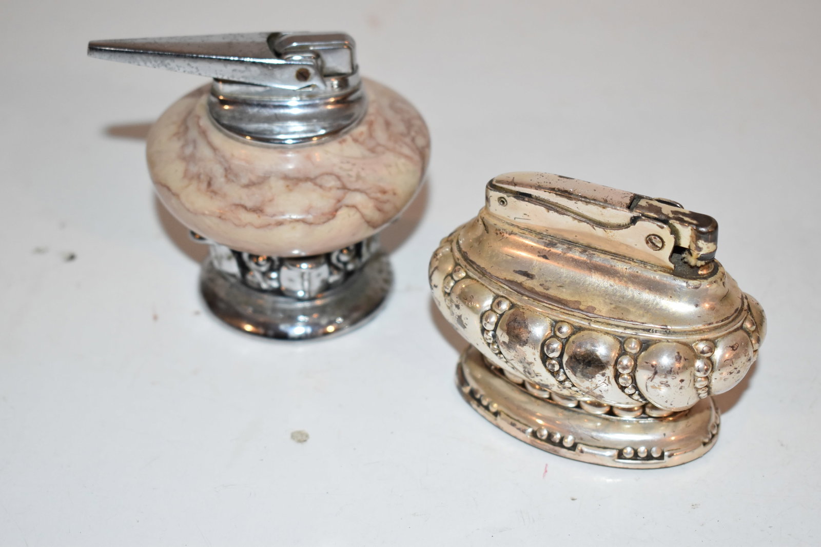 lot of 2 Vintage Lighters: lot of 2 Vintage Lighters Please view all photos as they are part of the description and condition of this Item, Feel free to contact me with questions or picture requests! Used Item AS IS
