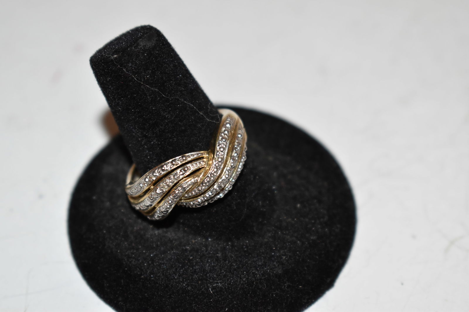 Vintage Sterling Silver rhinestone Ring Size 9 (1 of 4)