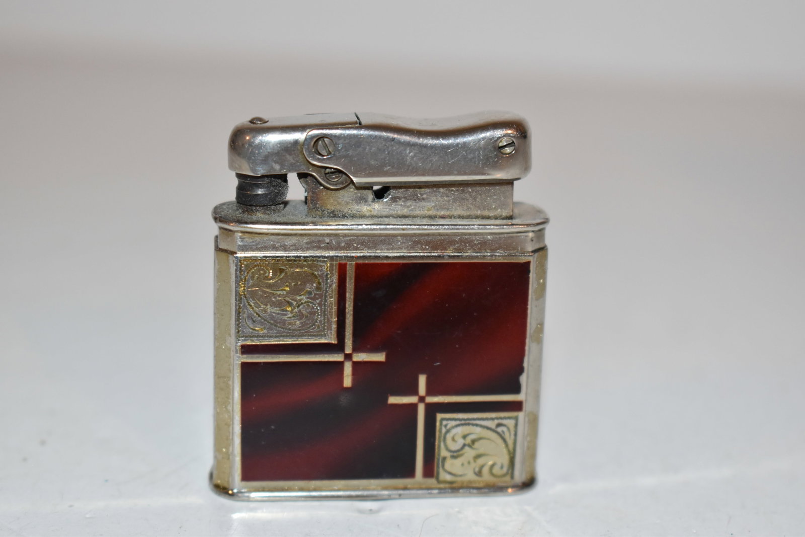 Vintage Jbelo Monopol Lighter works: Vintage Jbelo Monopol Lighter works Please view all photos as they are part of the description and condition of this Item, Feel free to contact me with questions or picture requests! Used Item AS IS