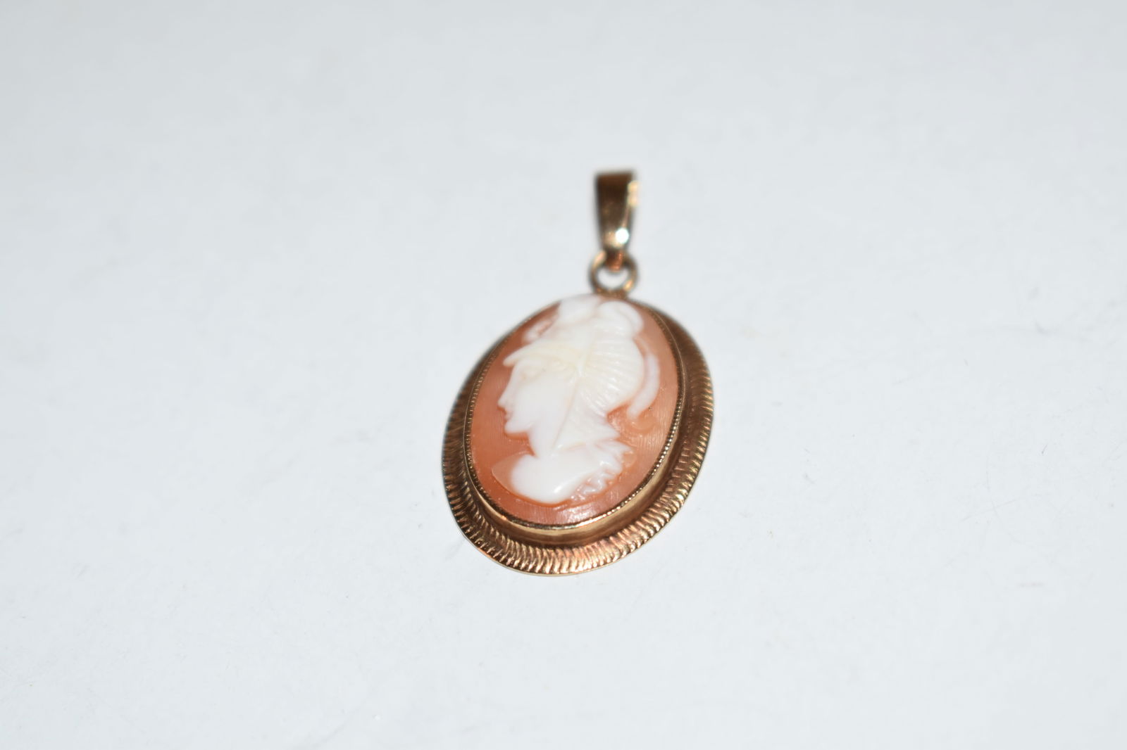 Vintage 14k Yellow Gold Carved Shell Cameo Pendant (1 of 4)