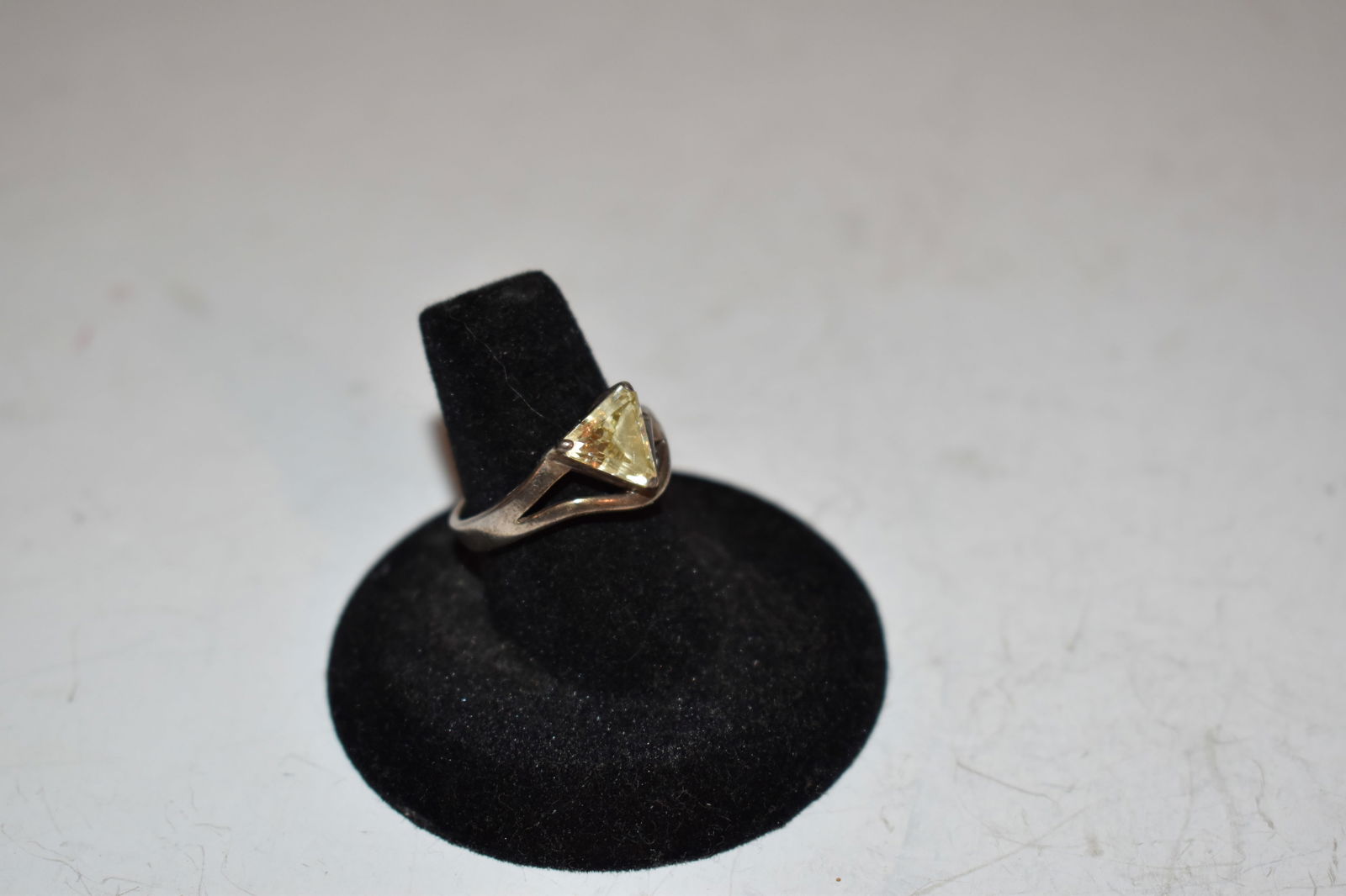 Vintage Sterling Silver rhinestone Ring Size 6 (1 of 4)