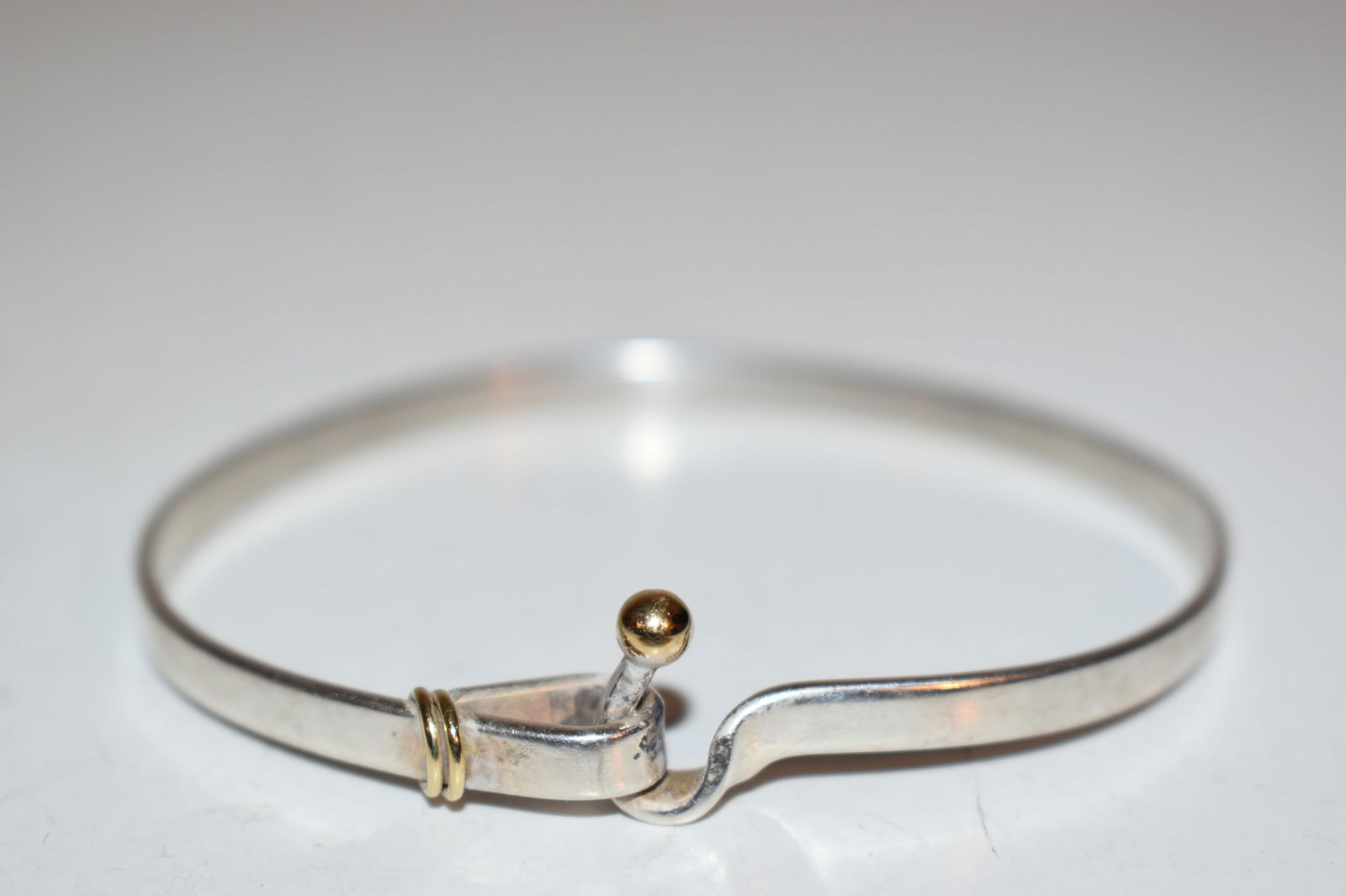 Vintage Tiffany & Co. Hook & Eye Bangle Bracelet 18K Gold 925 Sterling Silver 7â€ (1 of 4)