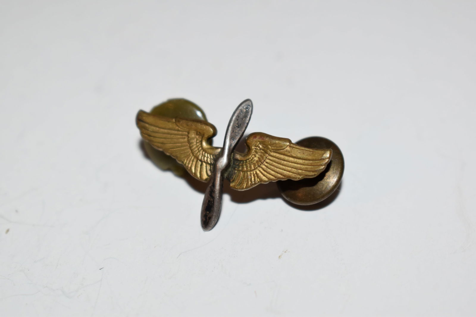 World War II USA Airforce Officer Pilot Cadet Wings And Propeller Pin (1 of 3)