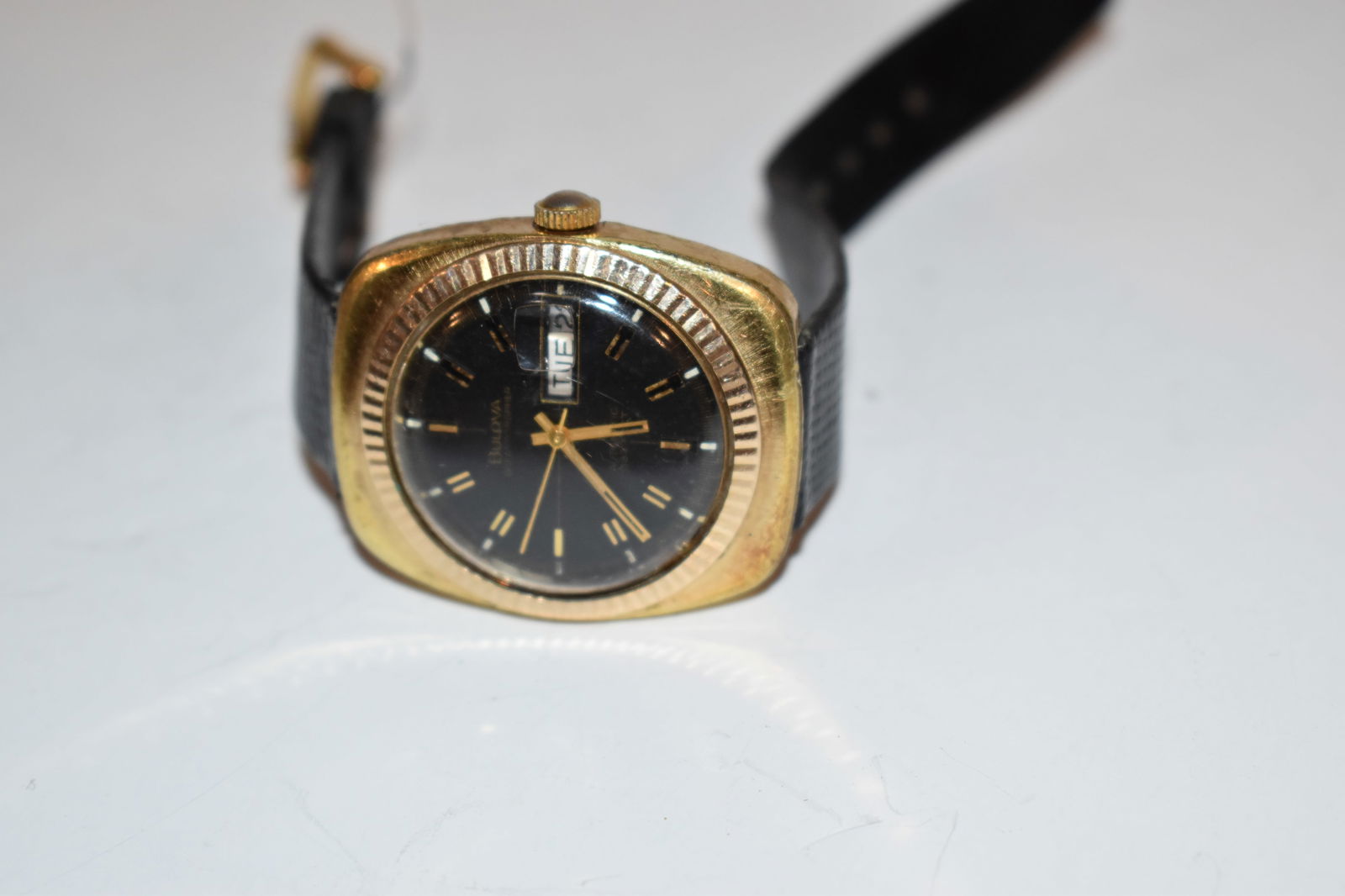 Vintage Bulova Oceanographer Watch 333 Feet Automatic Black Dial it was working it just stoped: Vintage Bulova Oceanographer Watch 333 Feet Automatic Black Dial it was working it just stoped Please view all photos as they are part of the description and condition of this Item, Feel free to conta