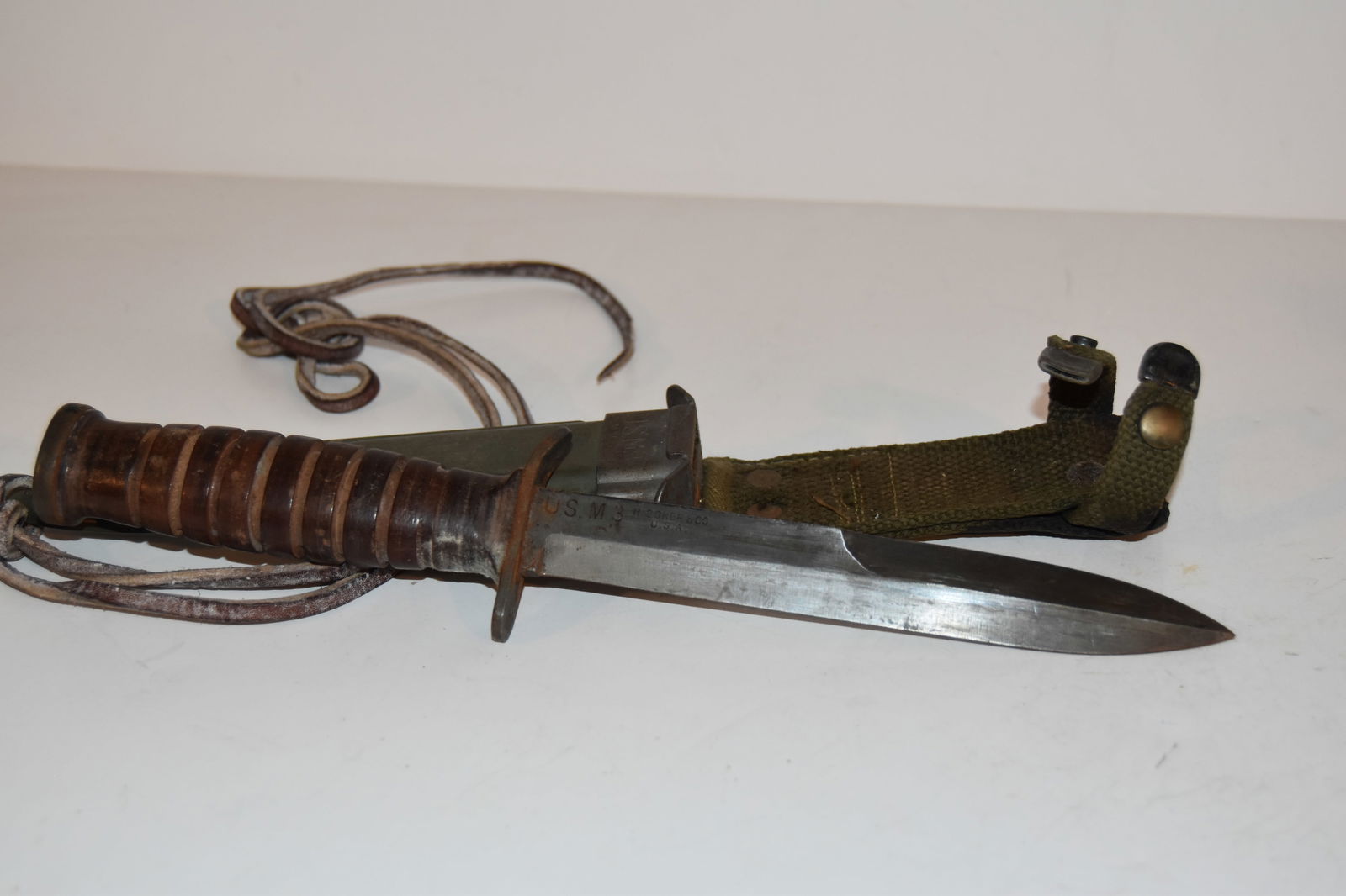 WWII US Army Airborne Infantry M3 Boker Fighting Knife M8 B.M. CO Sheath in great!!! shape (1 of 5)
