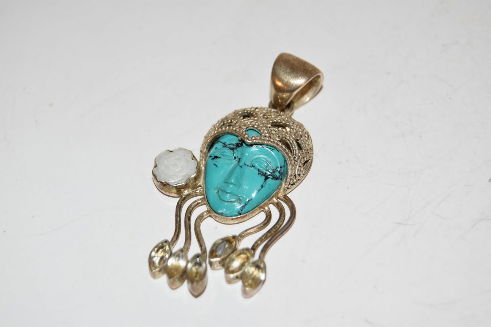 Vintage 925 Sterling Silver Green Stone Carved Moon Face Goddess Peridot Pendant (1 of 3)