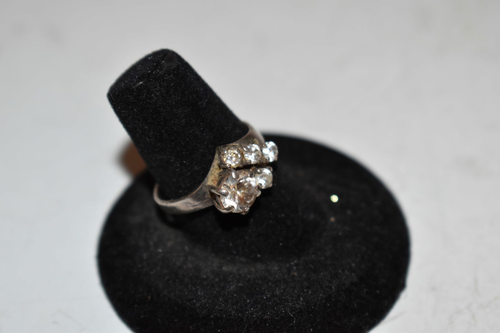 Vintage sterling silver rhinestone Ring sz 7.5 (1 of 3)