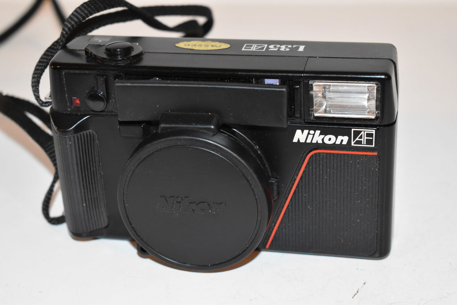 Nikon L35AF 1000 ISO f2.8 35mm Point & Shoot Film Camera Tested Fully Functional (1 of 8)
