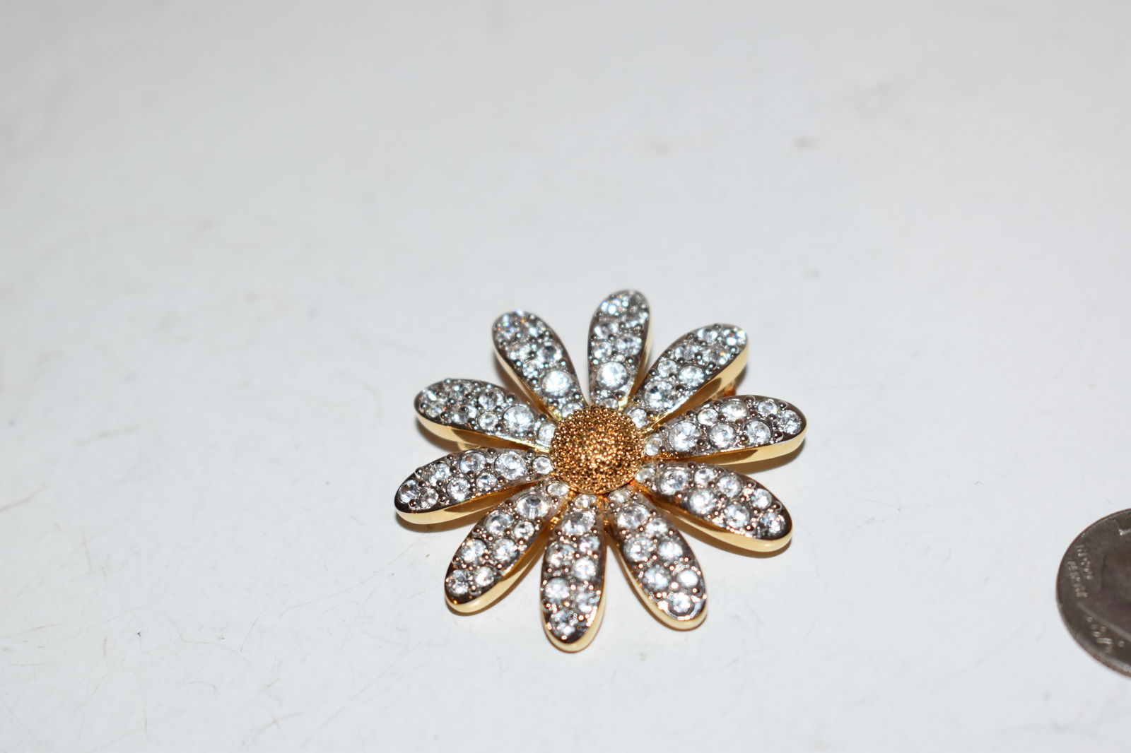 Swarovski Swan Signed Silver Tone Clear Crystals Daisy Flower Brooch (1 of 3)