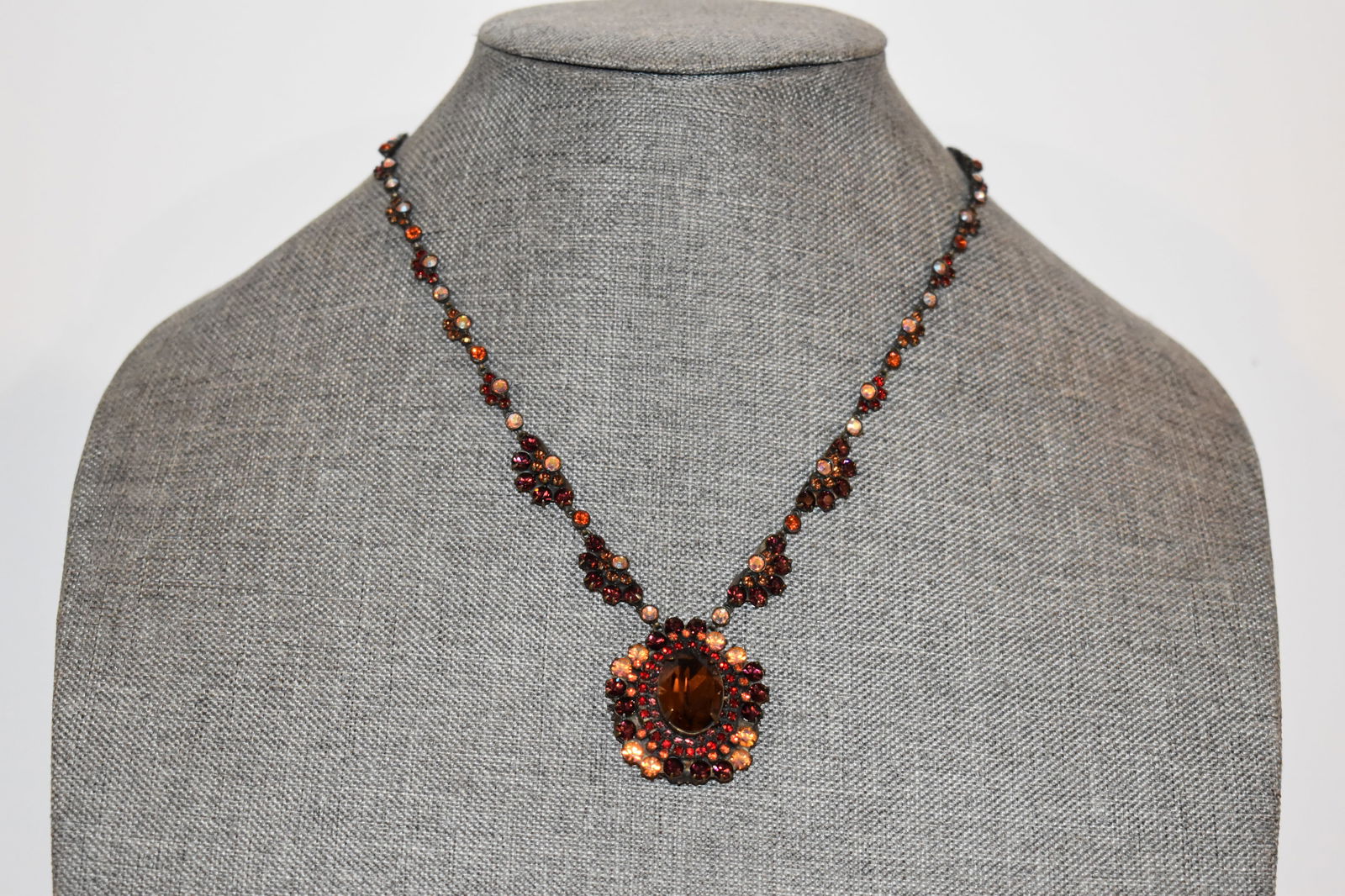 Vintage Sorrelli Multi Color Crystal Pendant Necklace Swarovski 18" (1 of 6)