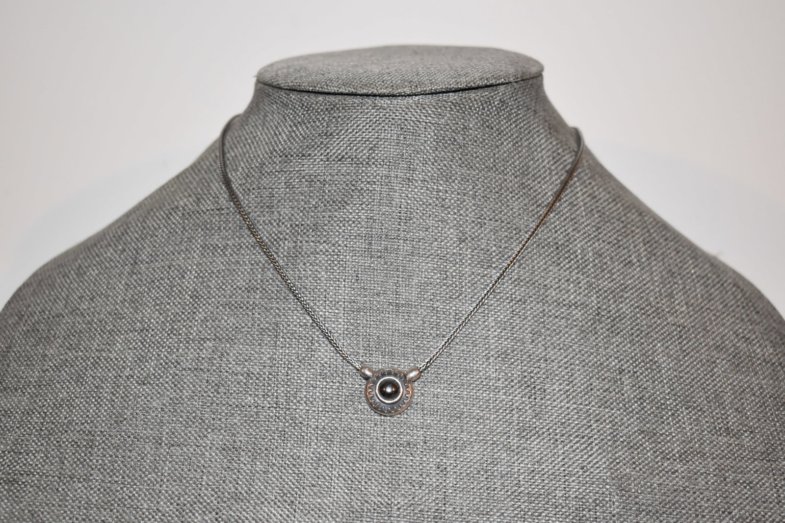 Vintage Sterling Silver choker Necklace 14": Vintage Sterling Silver choker Necklace 14" Please view all photos as they are part of the description and condition of this Item, Feel free to contact me with questions or picture requests! Used Item