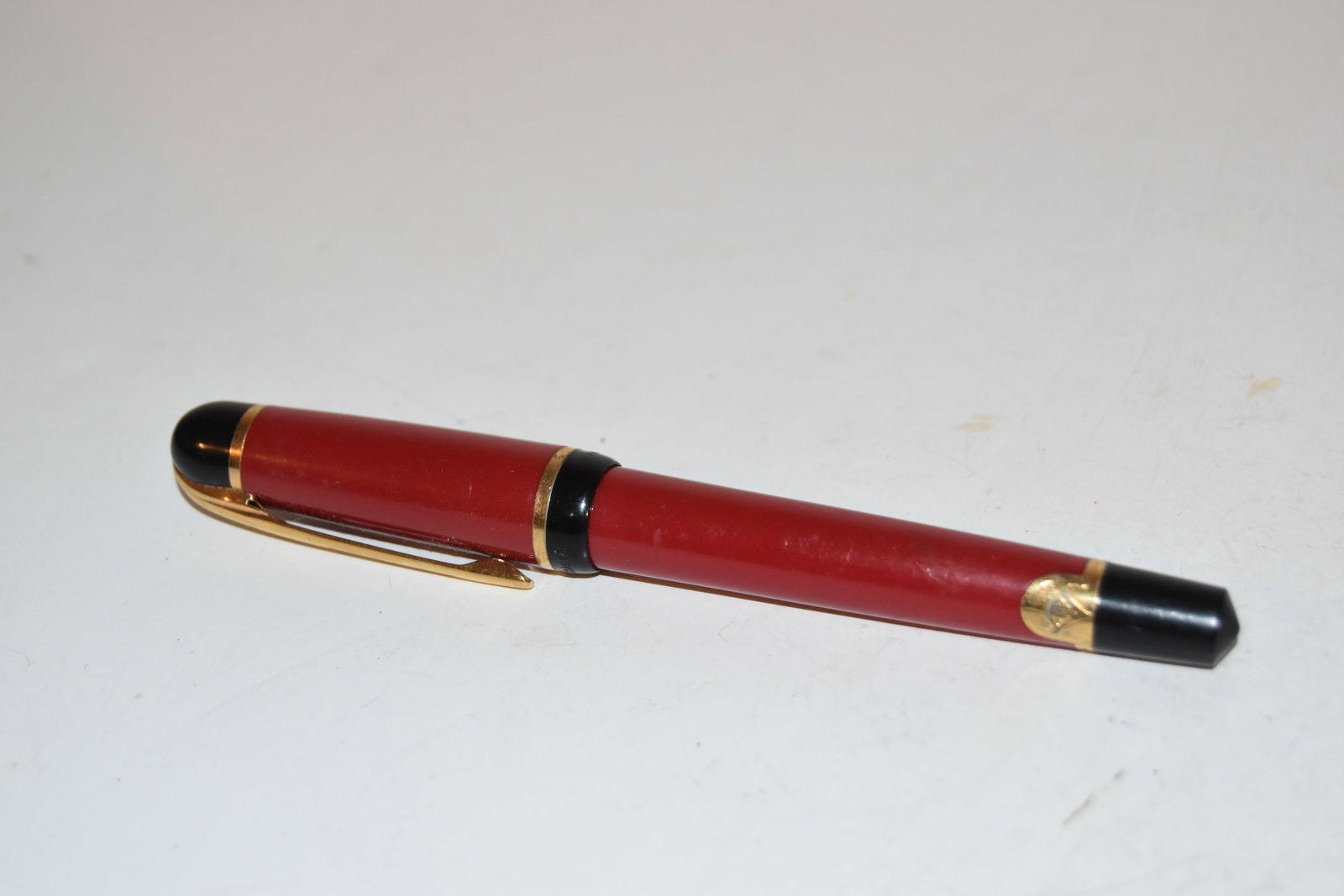 Waterman Phileas Fountain Pen Red, GT, F Nib, Made In France: Waterman Phileas Fountain Pen Red, GT, F Nib, Made In France Please view all photos as they are part of the description and condition of this Item, Feel free to contact me with questions or picture re