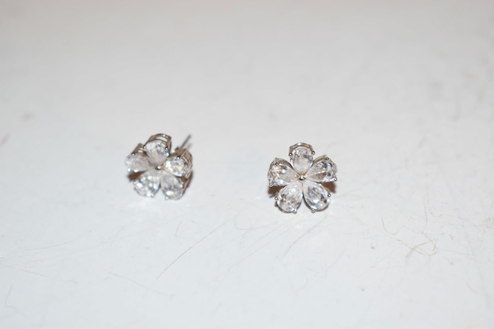 Vintage Sterling silver rhinestone post Earrings: Vintage Sterling silver rhinestone post Earrings Please view all photos as they are part of the description and condition of this Item, Feel free to contact me with questions or picture requests! Used