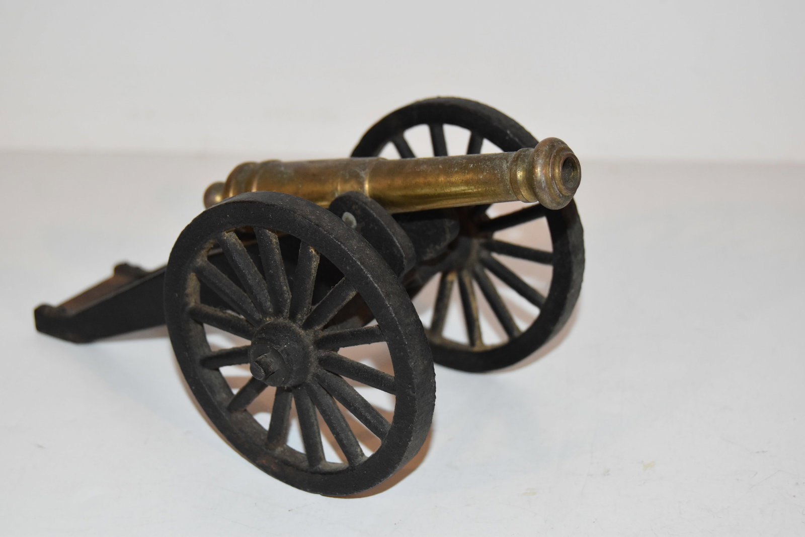 Vintage 8" Cast Iron & Brass Toy Cannon (1 of 4)