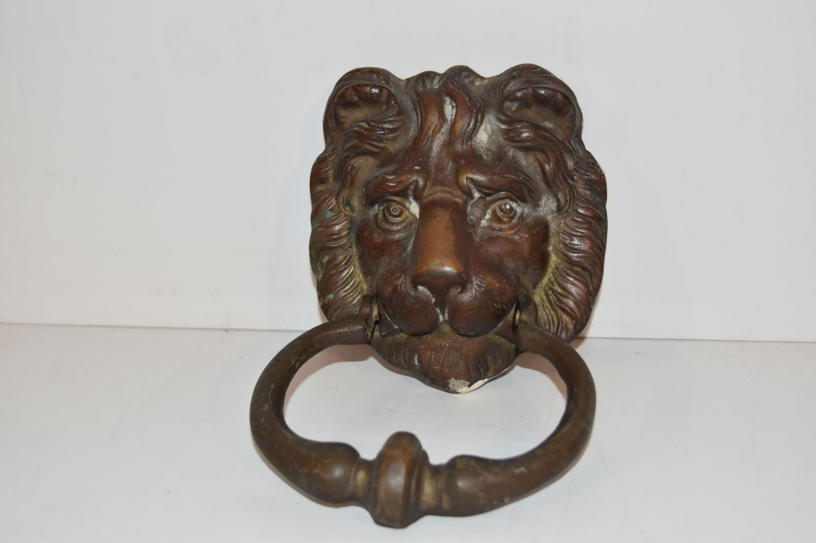 Old Vintage Heavy Solid Brass Lion Head Door Knocker. (1 of 4)