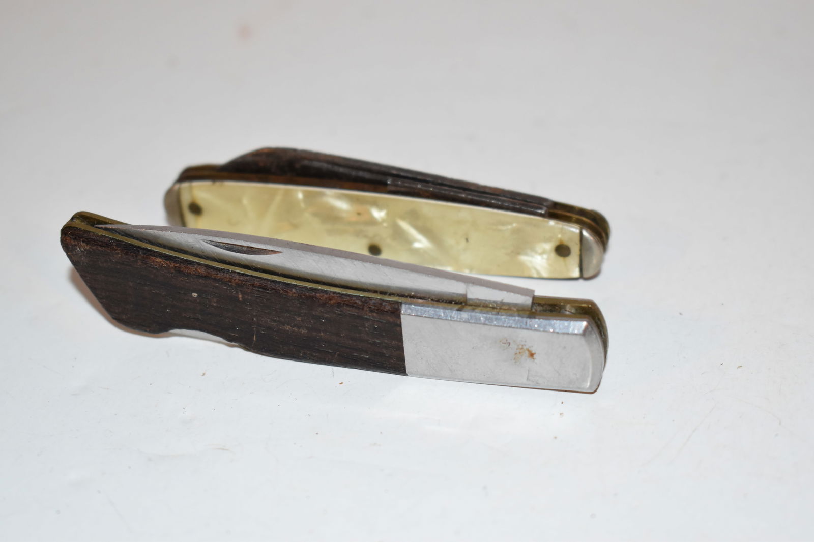 lot of 2 Vintage pocket knifes (1 of 4)