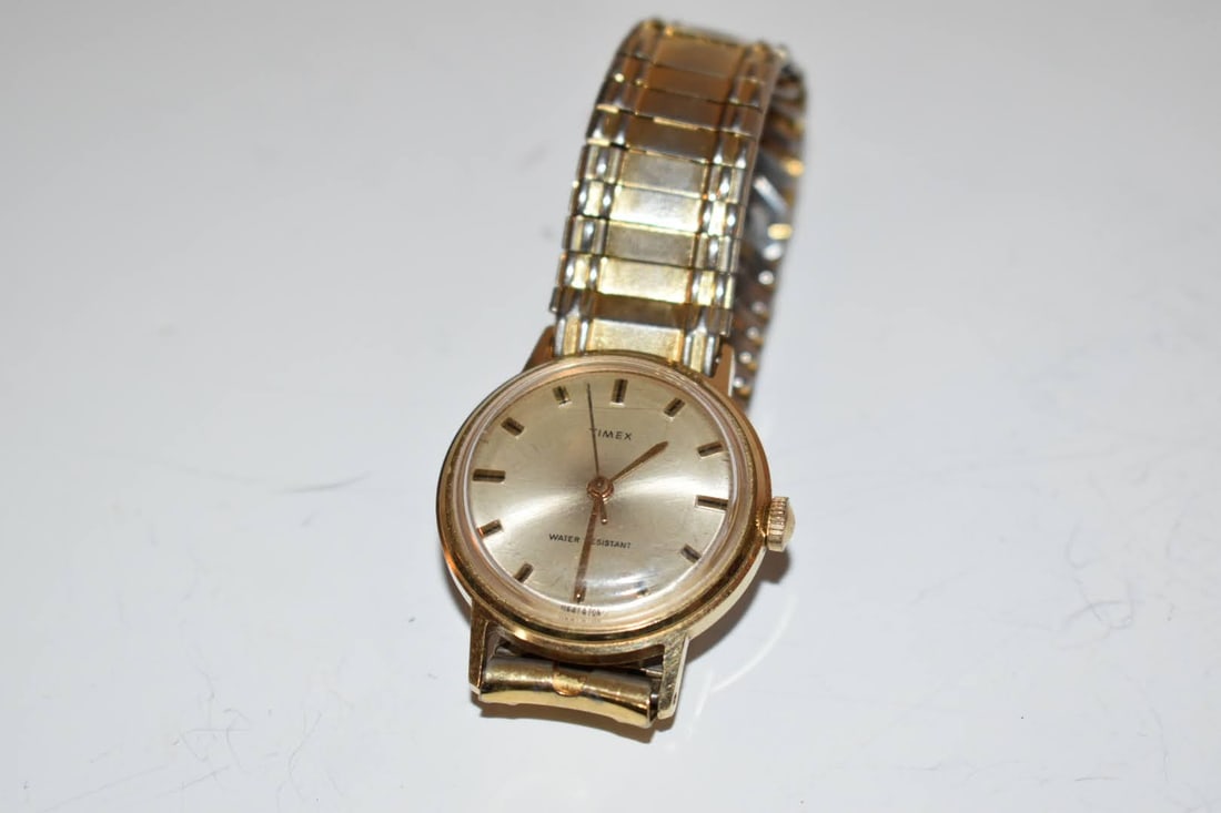 Vintage Delbana Automatic 25 Jewels Incabloc Swiss Mens Watch works great!!! (1 of 5)